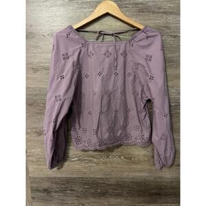 Gap Blouse purple Eyelet size small Open back Puff sleeves romantic coton